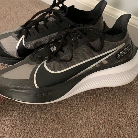 Nike Zoom Gravity - Picture 2 of 4